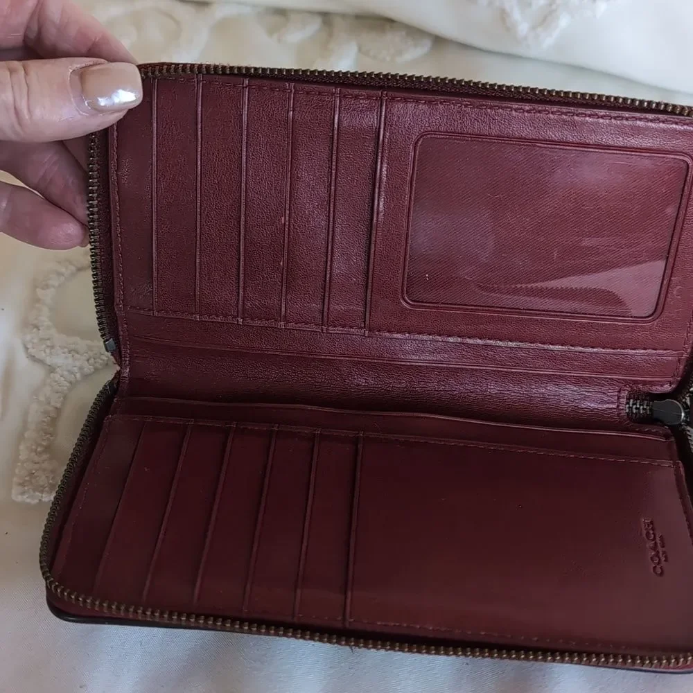 Coach Noa Pop Up Burgundy Maroon Pebbled Leather Wristlet/ Clutch Wallet